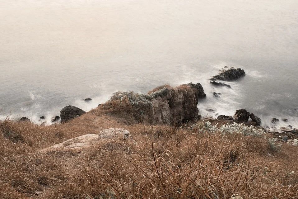 водопад-море-камни.jpg